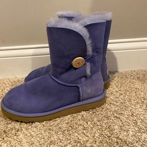 Periwinkle Bailey Button UGGS Size 8